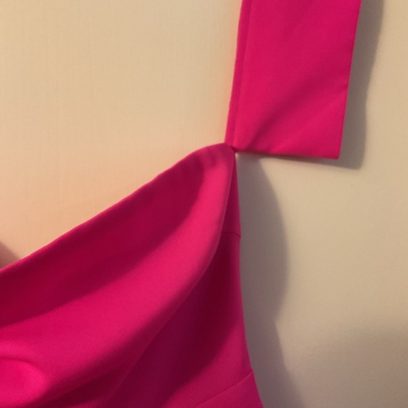⭐️ NWOT Lucy Paris Off The Shoulder Midi DressIn Brilliant Fuchsia Size XS - Picture 4 of 7